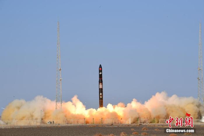 谷神星一号运载火箭是北京星河动力装备科技有限公司研制的一款小型固体商业运载火箭，可满足近地轨道微小型卫星发射需求。汪江波 摄